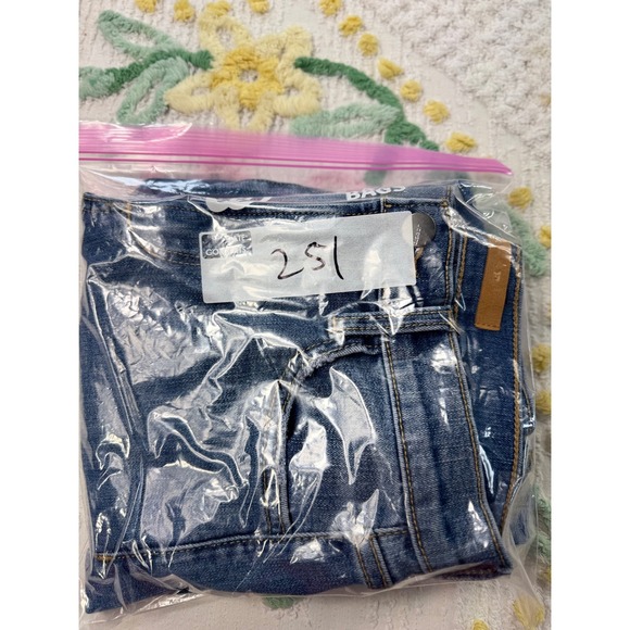 Joe's Jeans The Callie Bootcut Optimist Medium Wash Cropped Jeans Size 24 - Picture 10 of 10